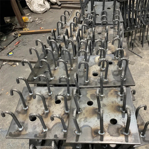 图纸中如何确定澄迈预埋件的位置？