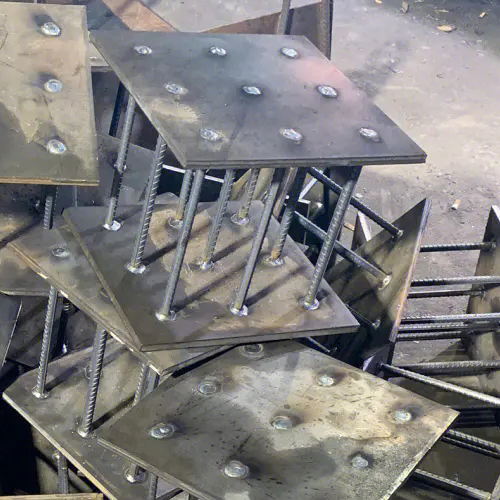 在确定澄迈预埋件位置时，需要考虑以下几点